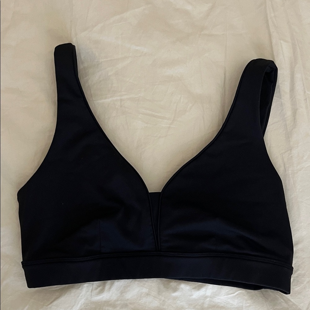 Alo black sports bra